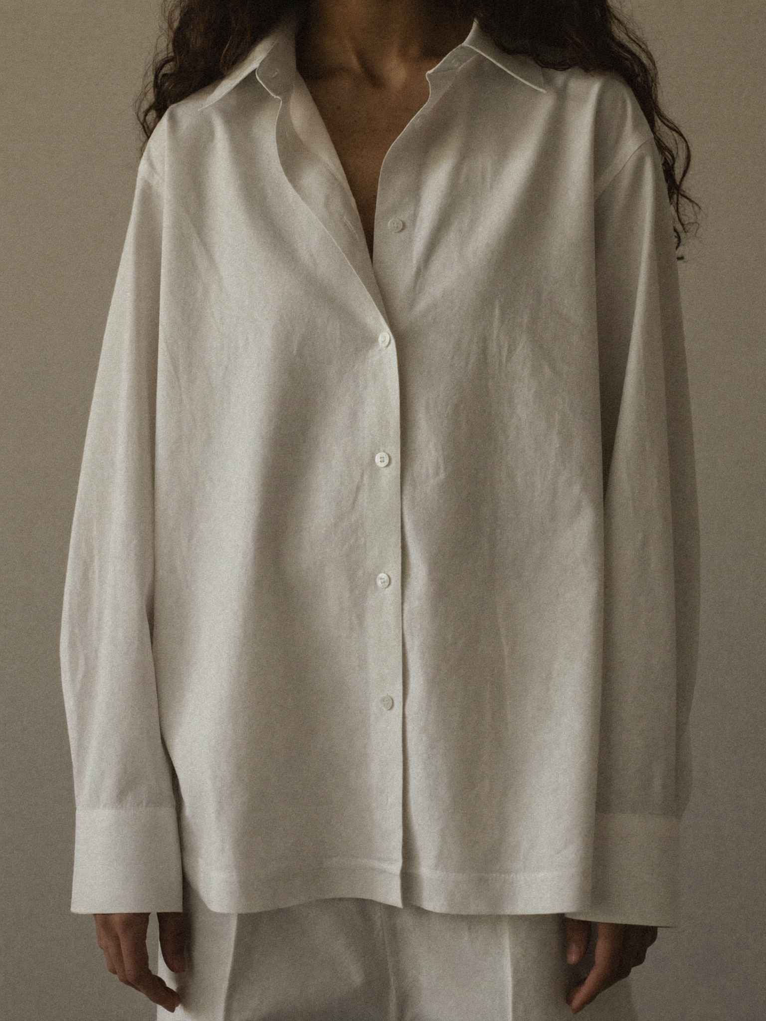 Relaxed Poplin Shirt in white-ecru cotton poplin, worn